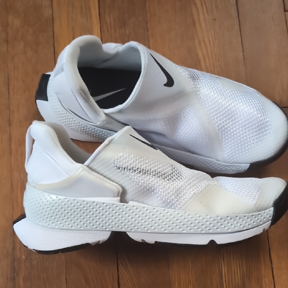 NIKE GO FLYEASE EASY ON/ EASY OFF SNEAKERS SIZE  9